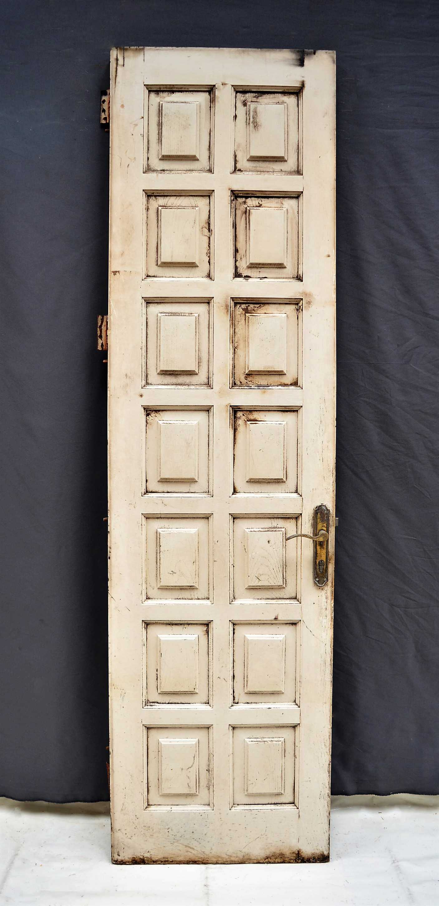 PUERTA DE MADERA BLANCA