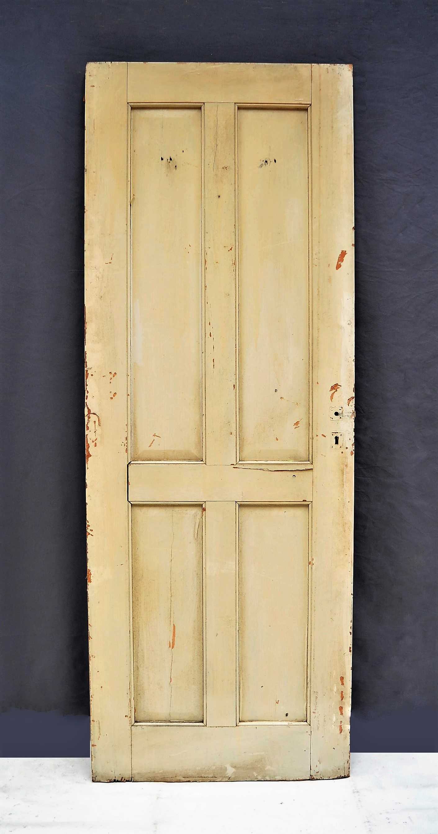 PUERTA DE MADERA BLANCA