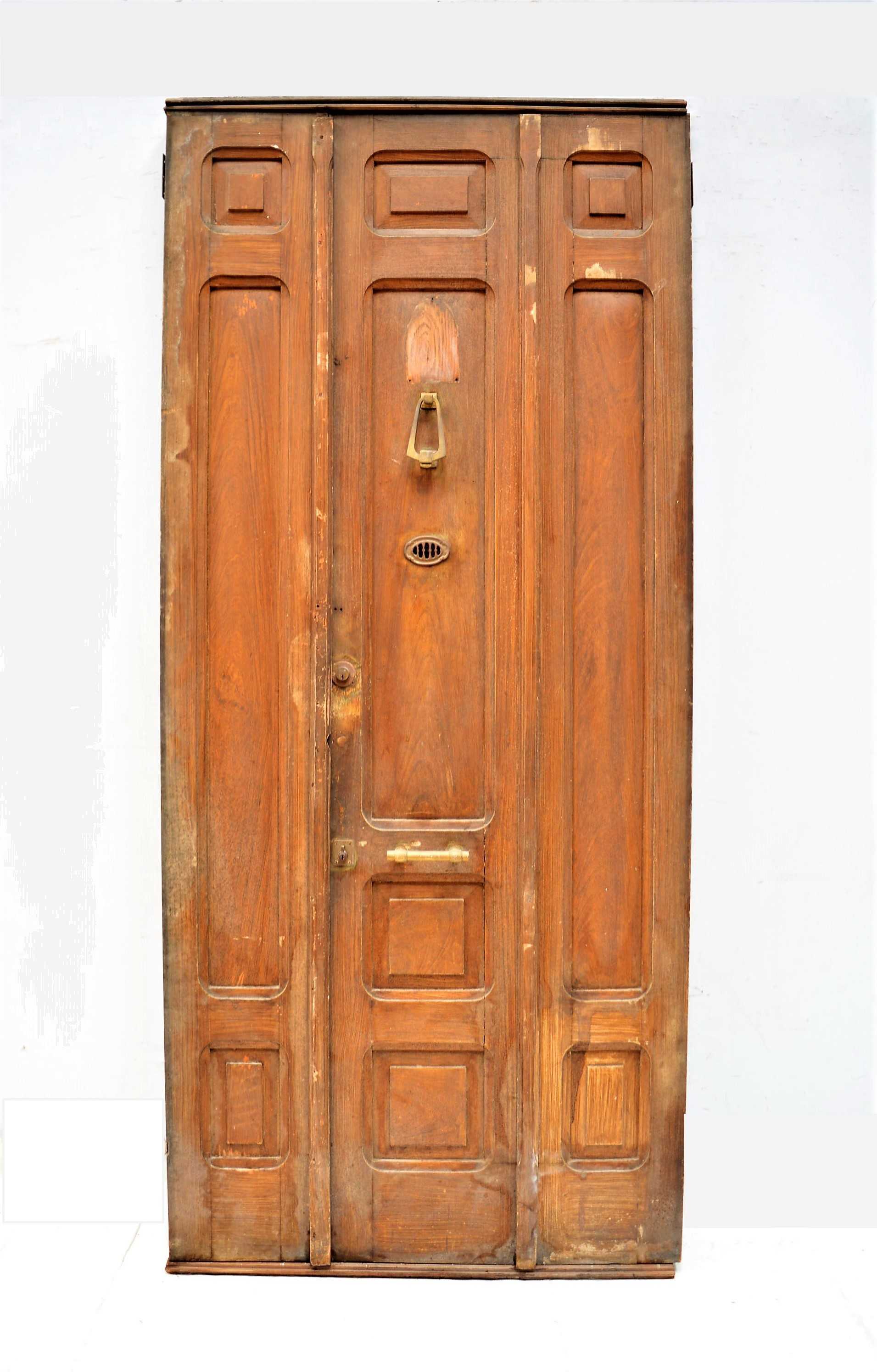 PUERTA DE MADERA DOBLE