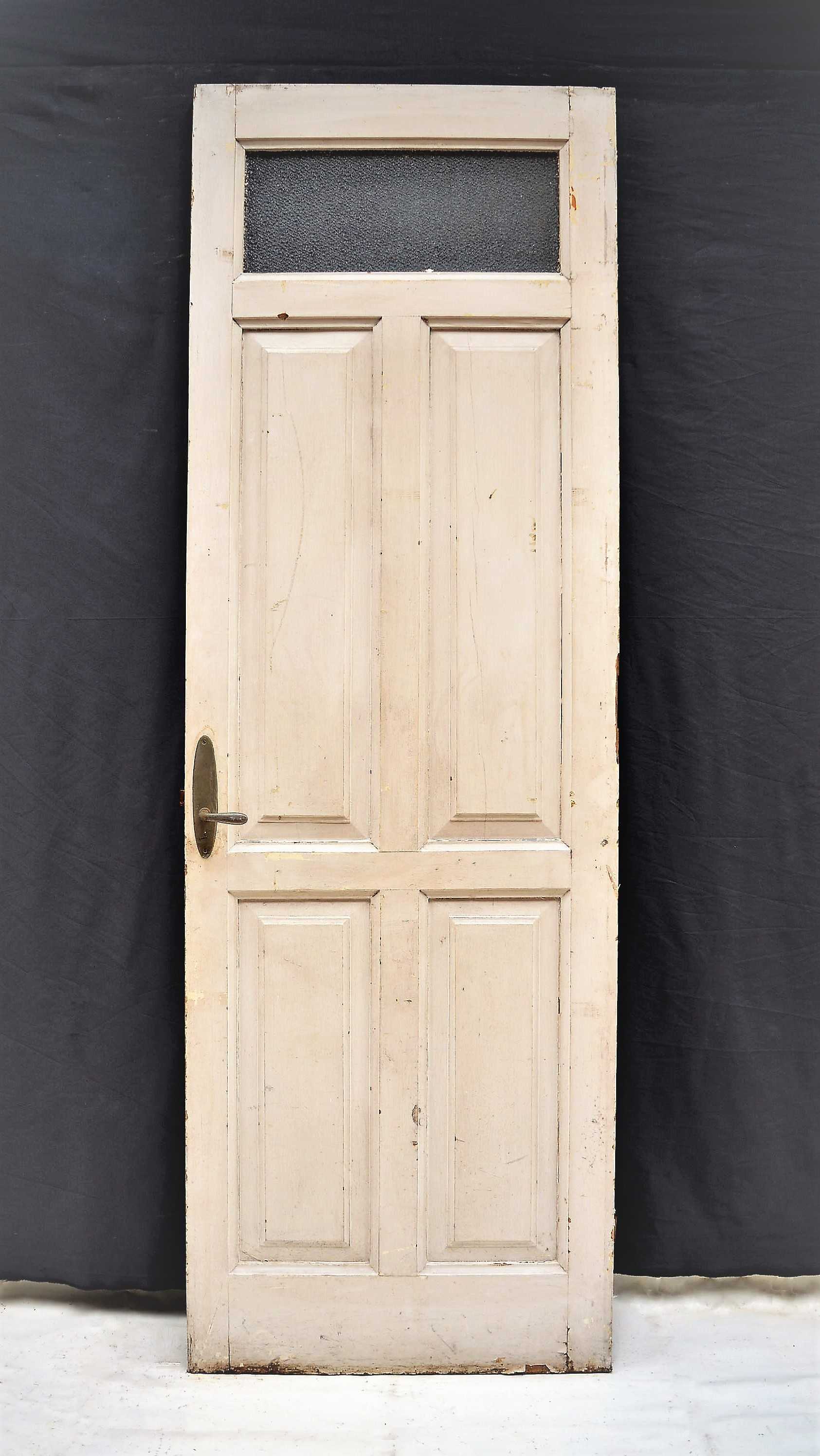 PUERTA DE MADERA BLANCA