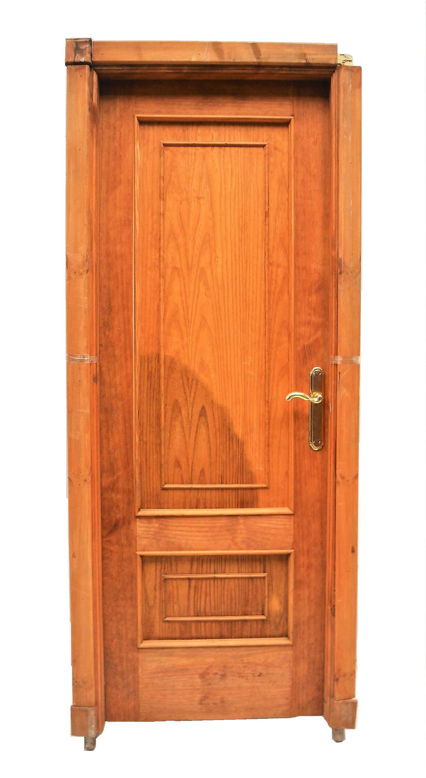 PUERTA DE MADERA CON MARCO