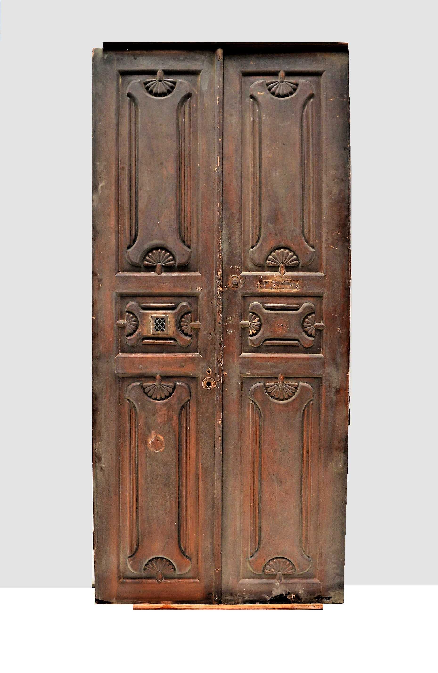 PUERTA DE MADERA DOBLE